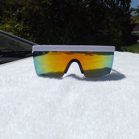 Best Offer? Bundle luxury-designed quality sunglass&1  display picture 3